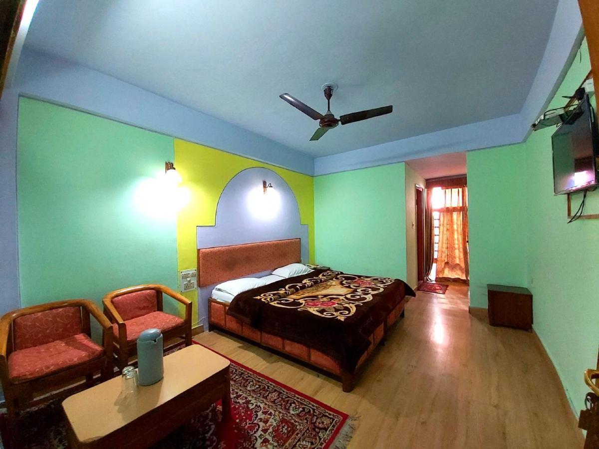 Goroomgo Radha Continental Nainital Exterior foto